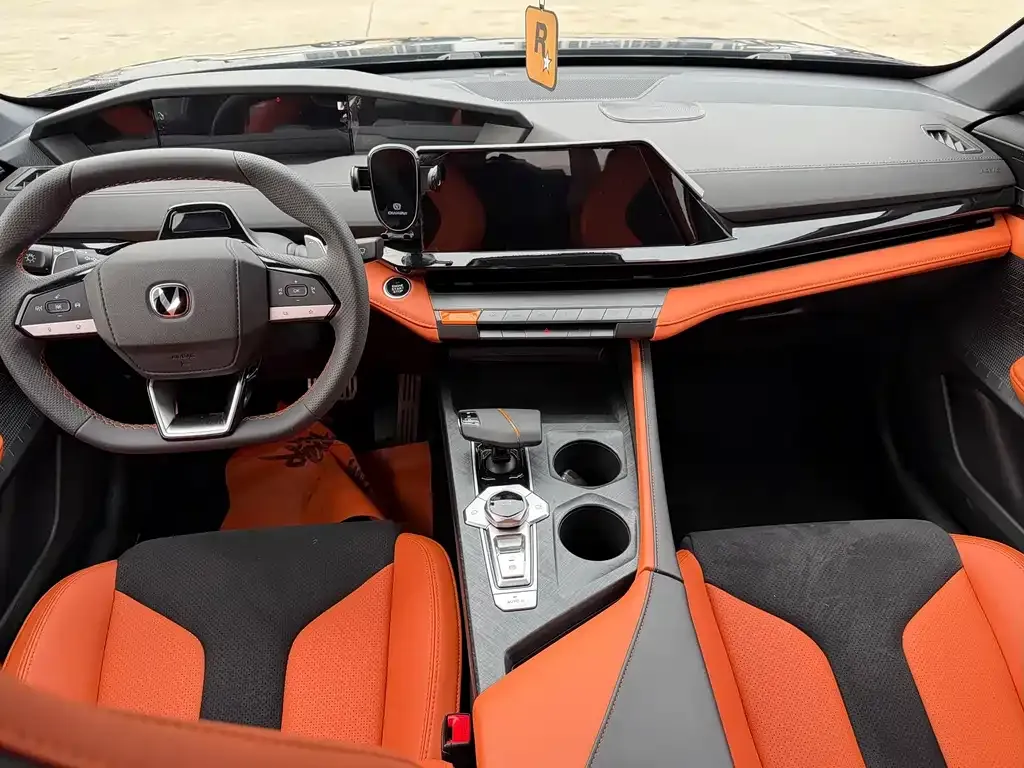 Changan UNI-V 2023 из CN, фото 4