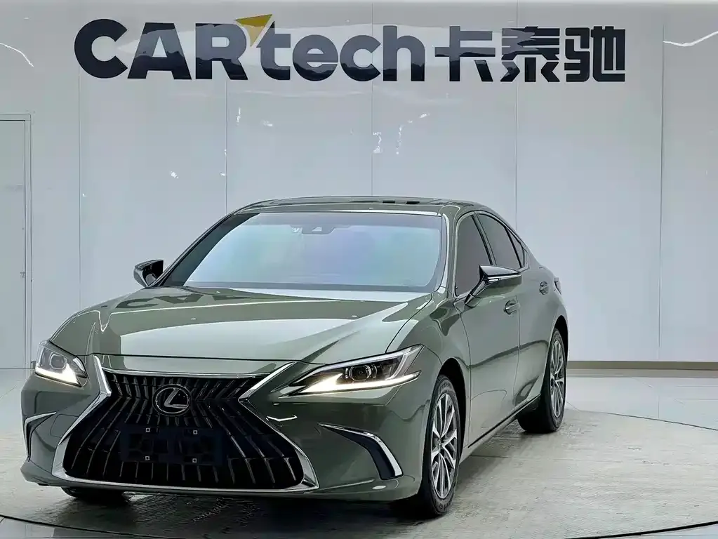 Lexus ES — фото 1