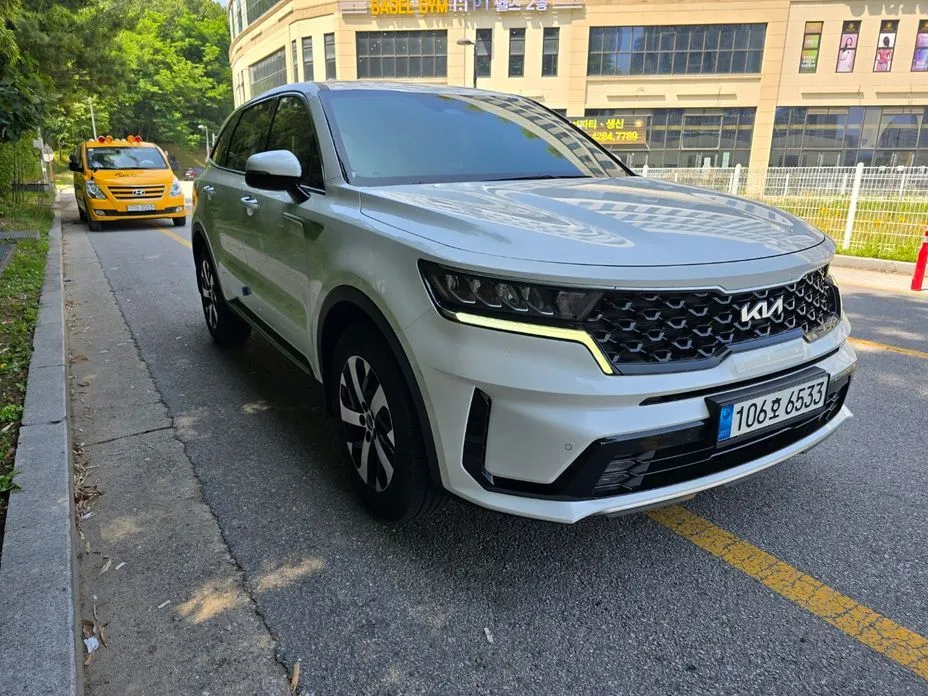 Kia Sorento 2023 из KR, фото 2