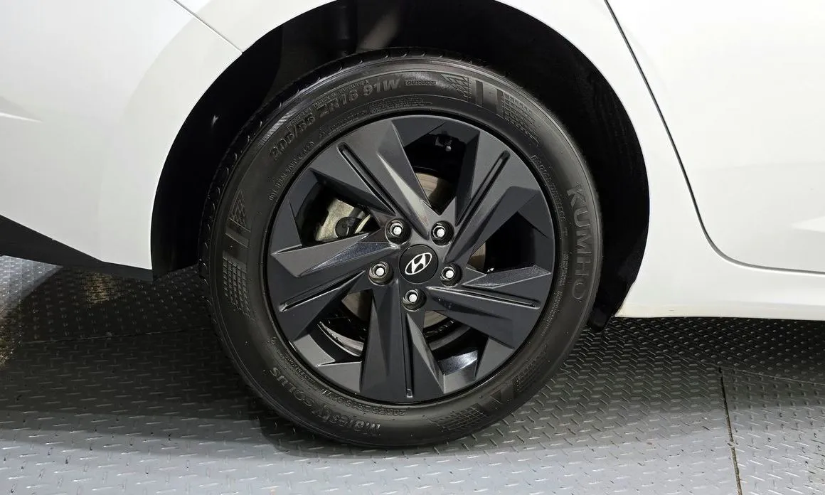 Hyundai AVANTE — фото 7