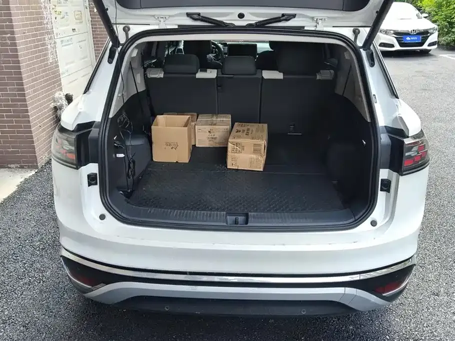Volkswagen ID.6 Crozz 2023 из CN, фото 6