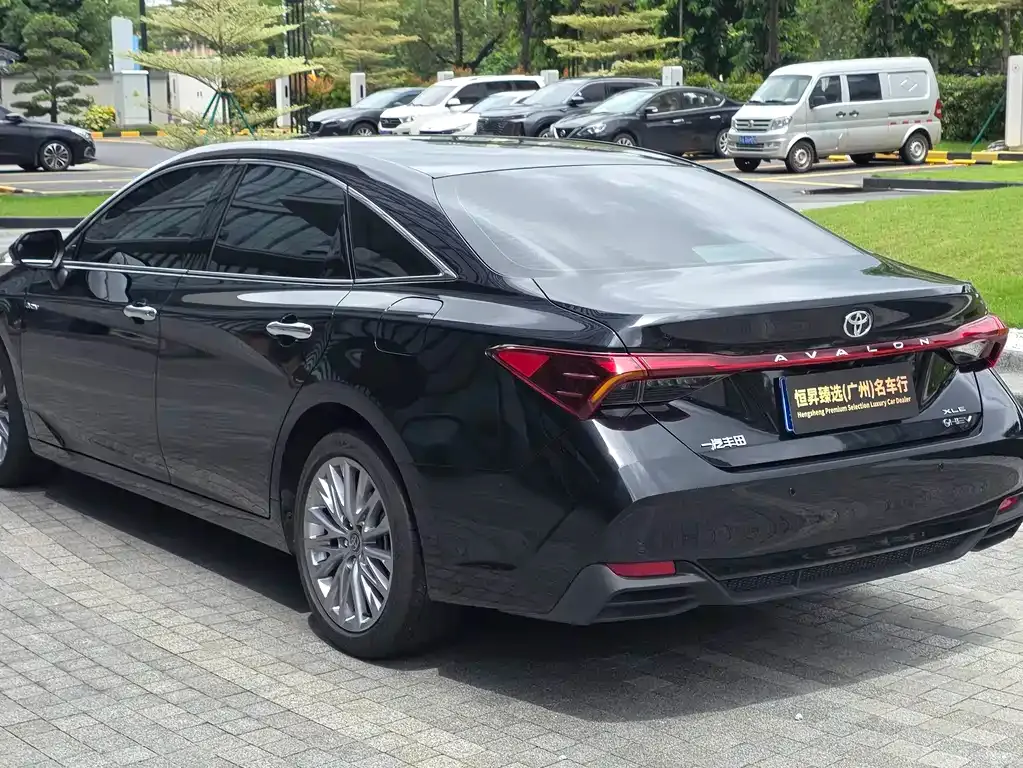 Toyota Avalon — фото 10