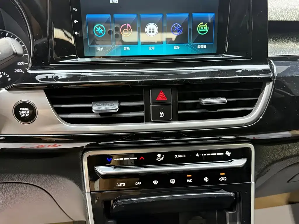 Kia KX3 2021 из CN, фото 7