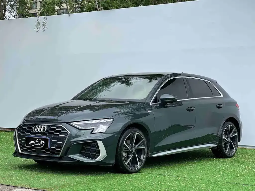 Audi A3 — фото 1