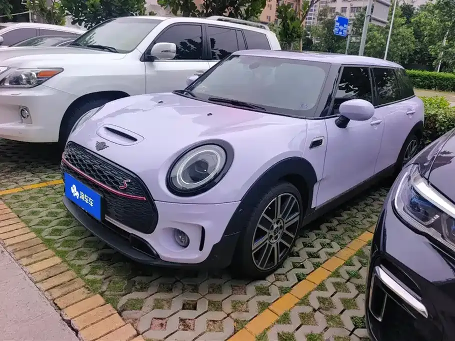 MINI Clubman — фото 1