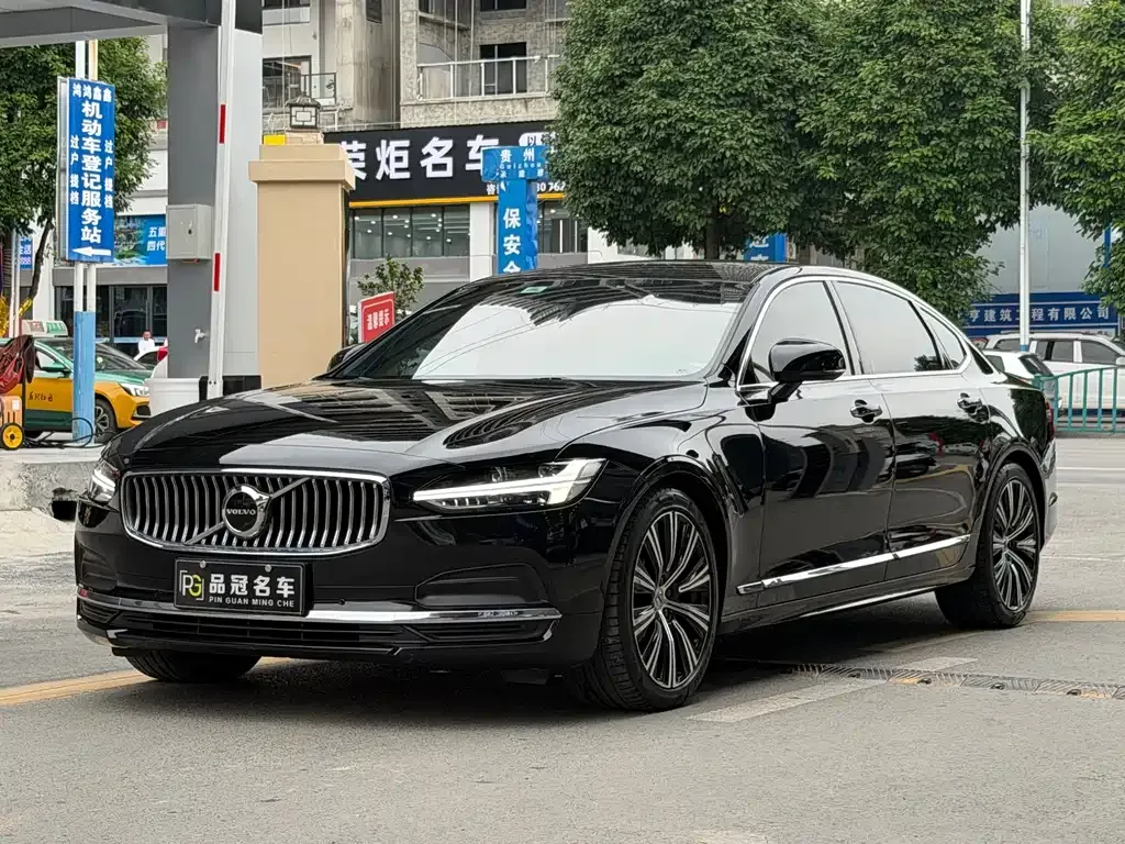 Volvo S90 — фото 1