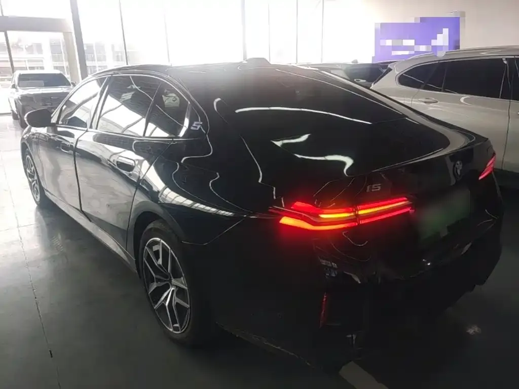 BMW i5 — фото 4
