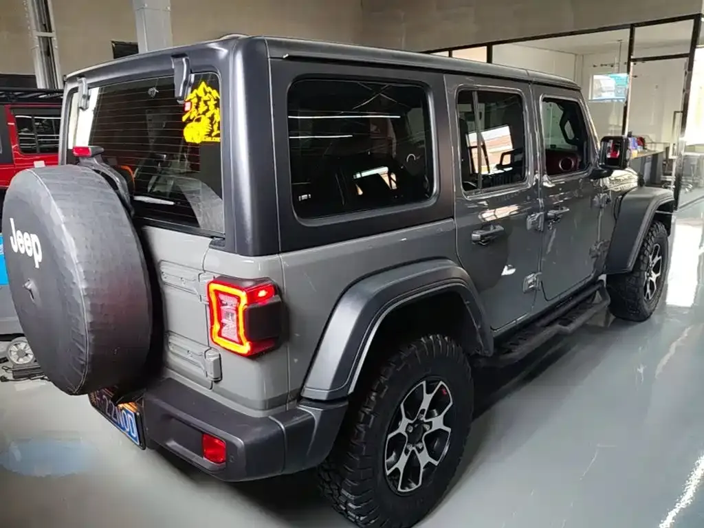 Jeep Wrangler — фото 3