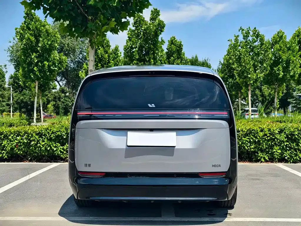 Li Auto MEGA — фото 6