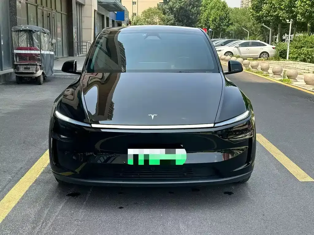 Tesla Model Y — фото 8