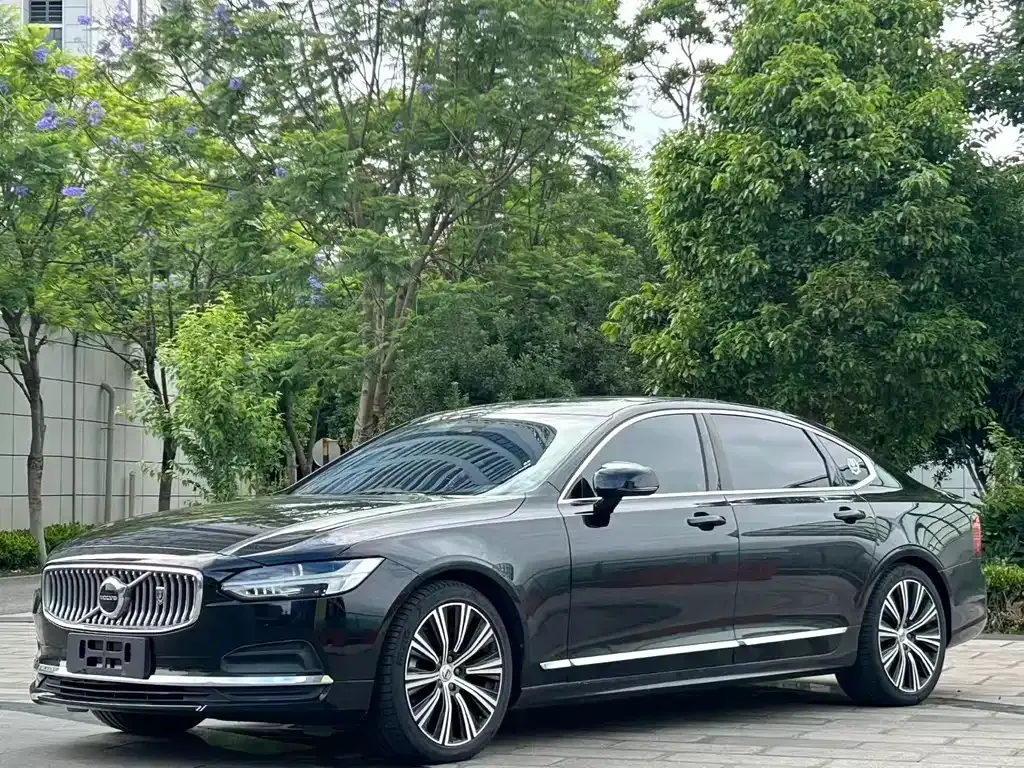 Volvo S90 — фото 1