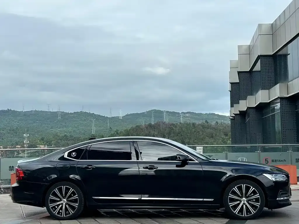 Volvo S90 — фото 9