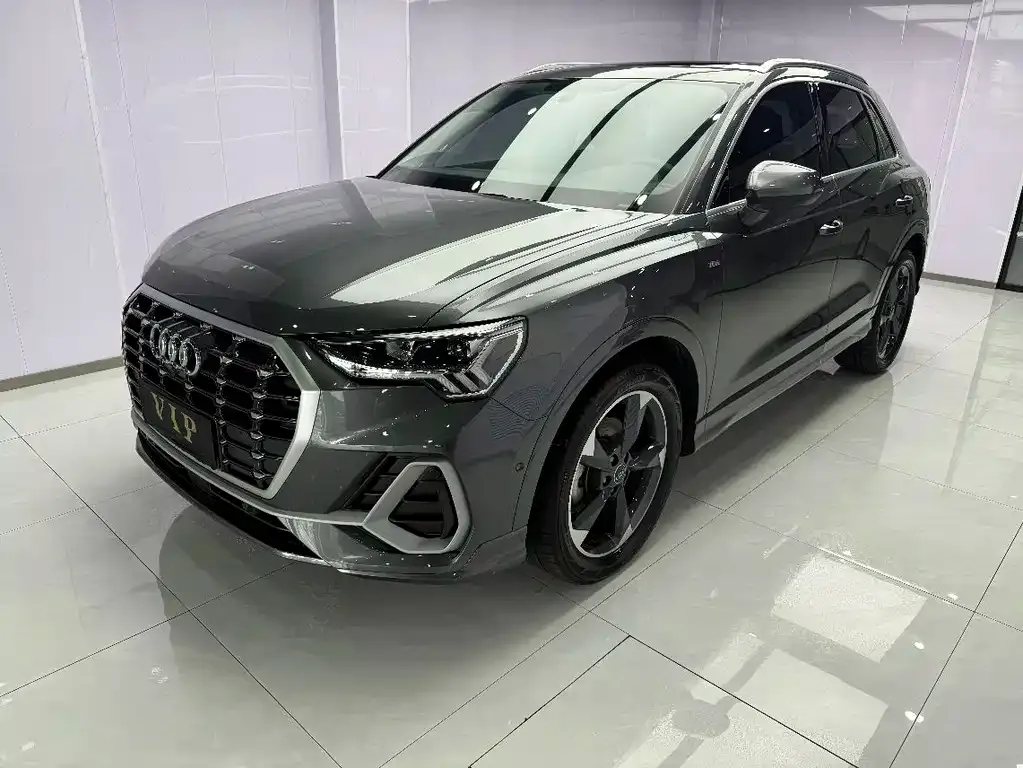 Audi Q3 — фото 1