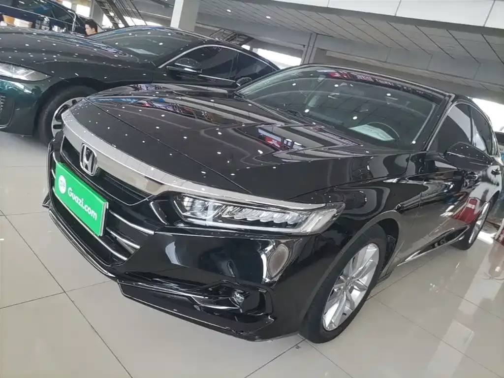 Honda Accord — фото 1