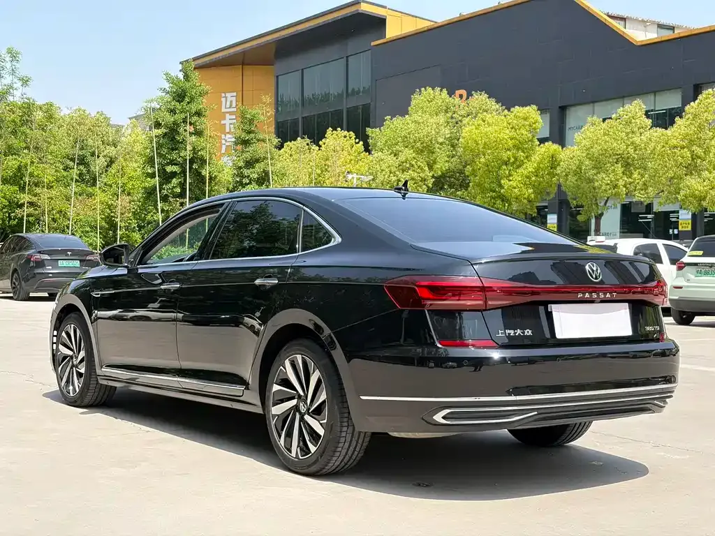 Volkswagen Passat — фото 5