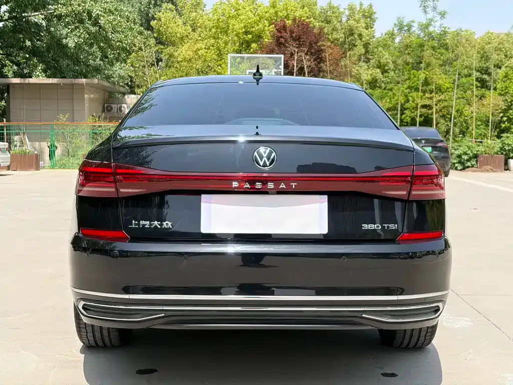 Volkswagen Passat — фото 8