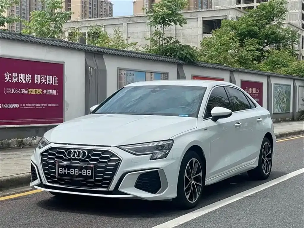 Audi A3 — фото 1