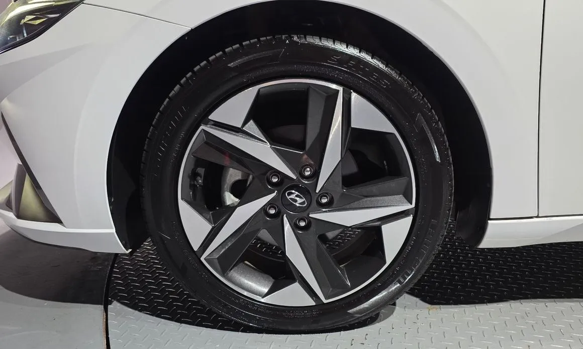 Hyundai AVANTE — фото 9