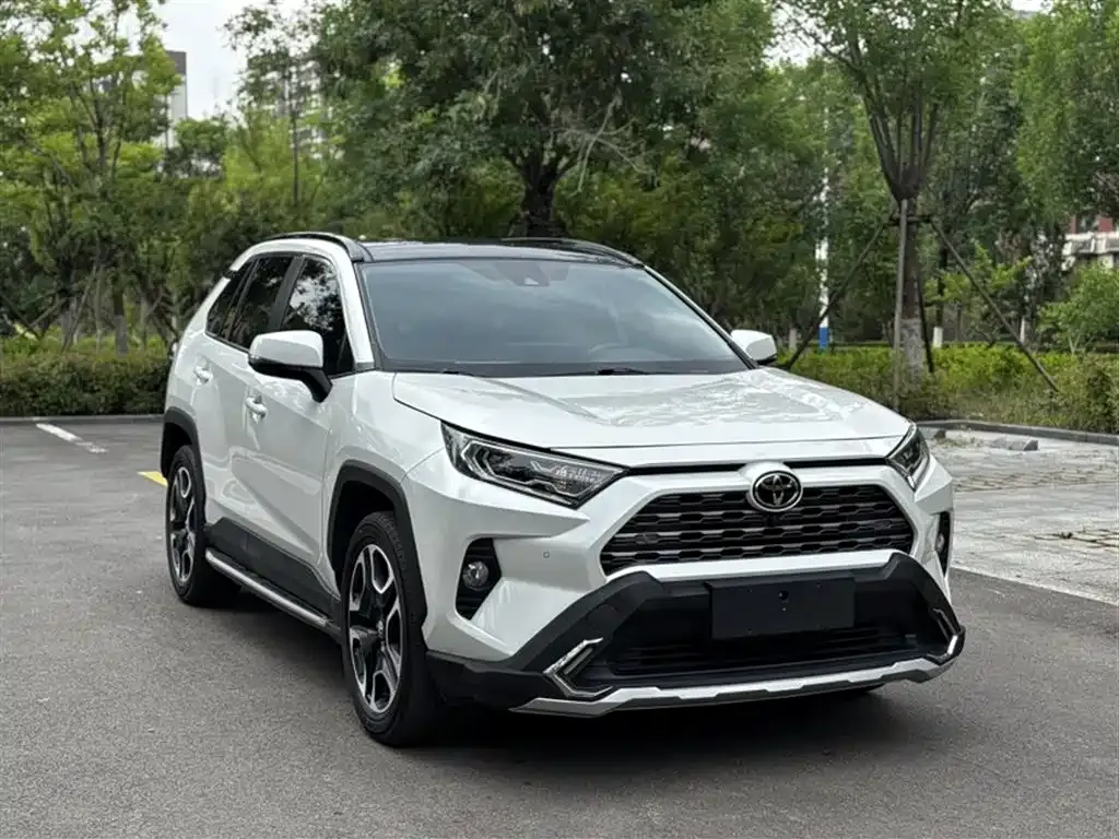 Toyota RAV4 — фото 2