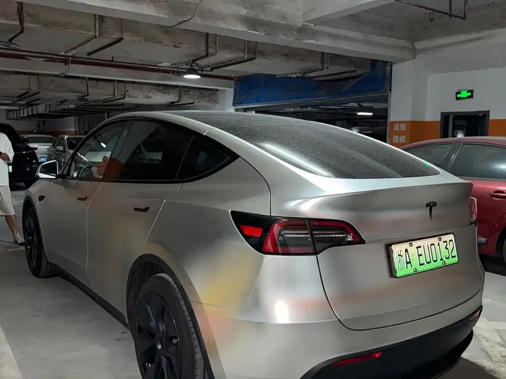 Tesla Model Y — фото 9