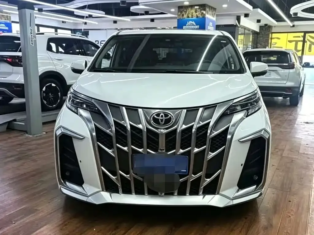 Toyota Granvia — фото 4