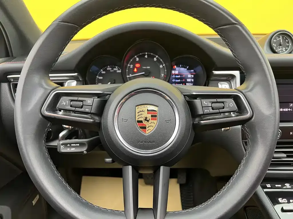 Porsche Macan — фото 10