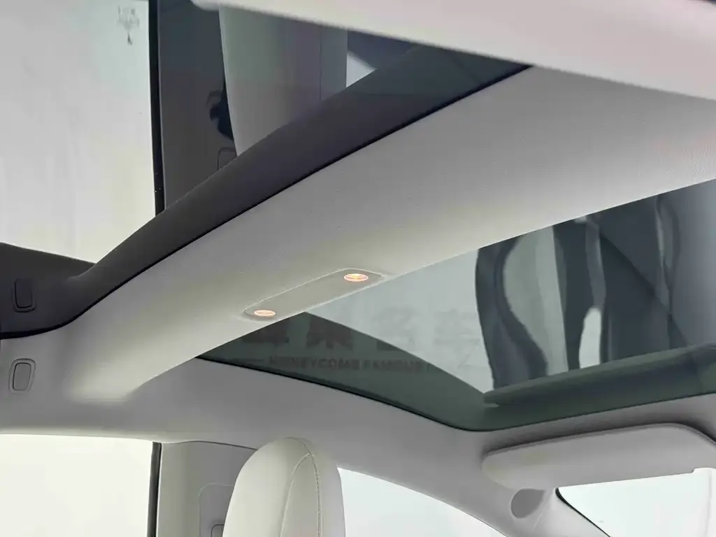 Tesla Model 3 — фото 2