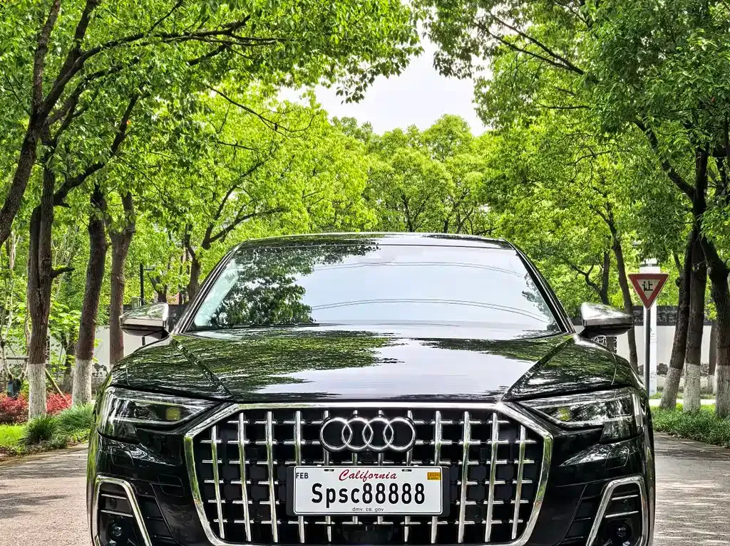 Audi A8 — фото 7