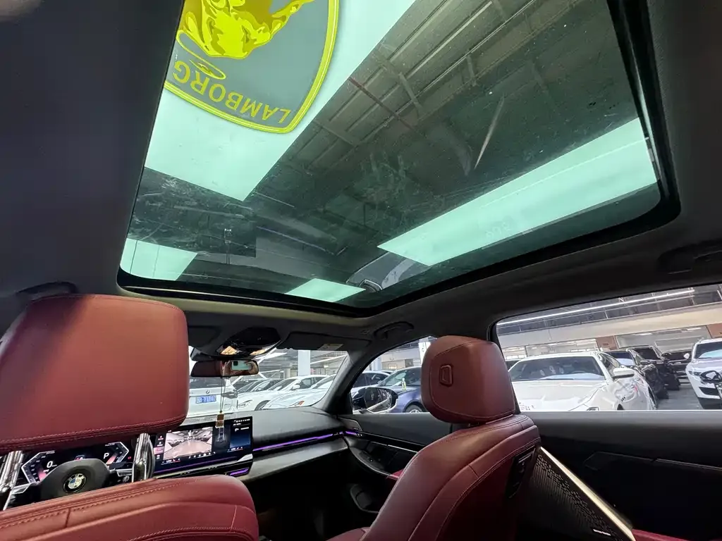 BMW 5 Series 2025 из CN, фото 7