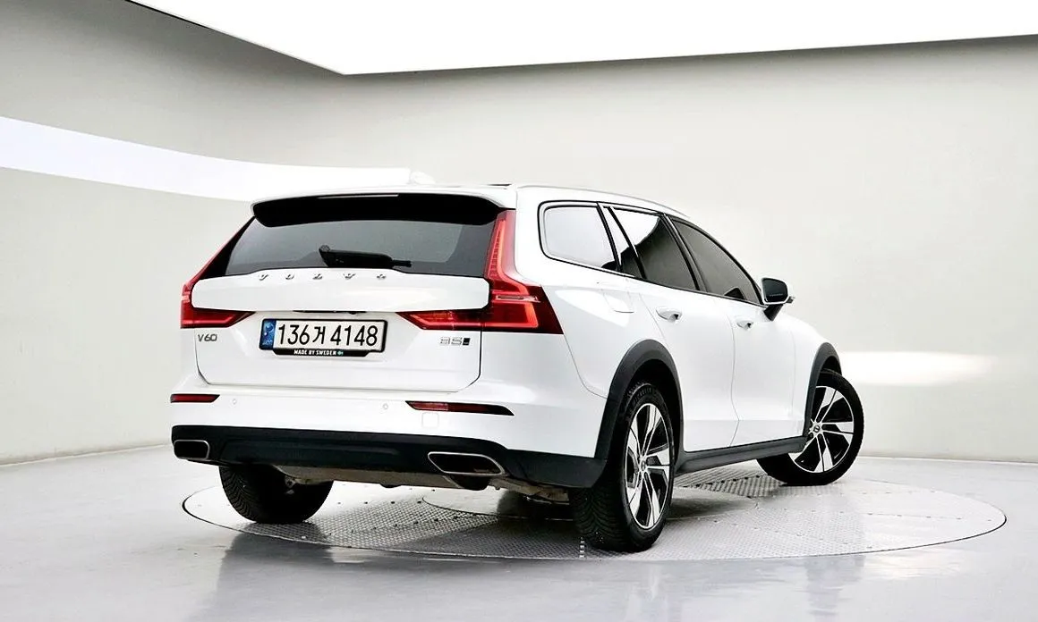 Volvo V60 2021 из KR, фото 9