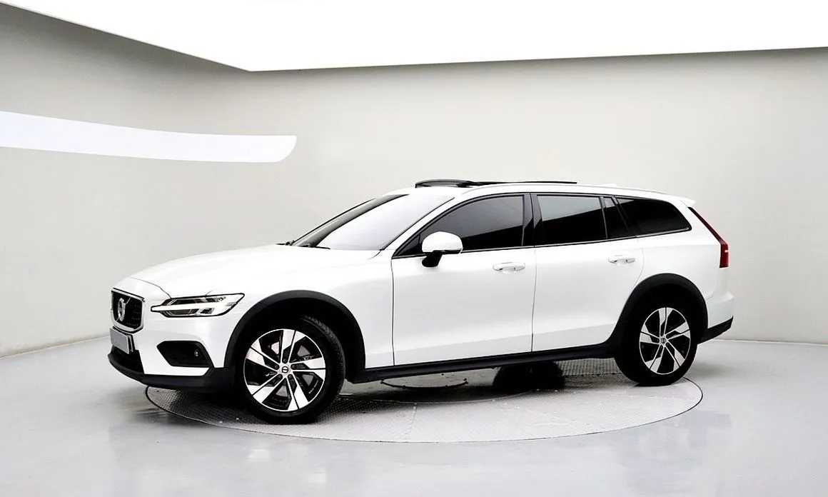 Volvo V60 2021 из KR, фото 4