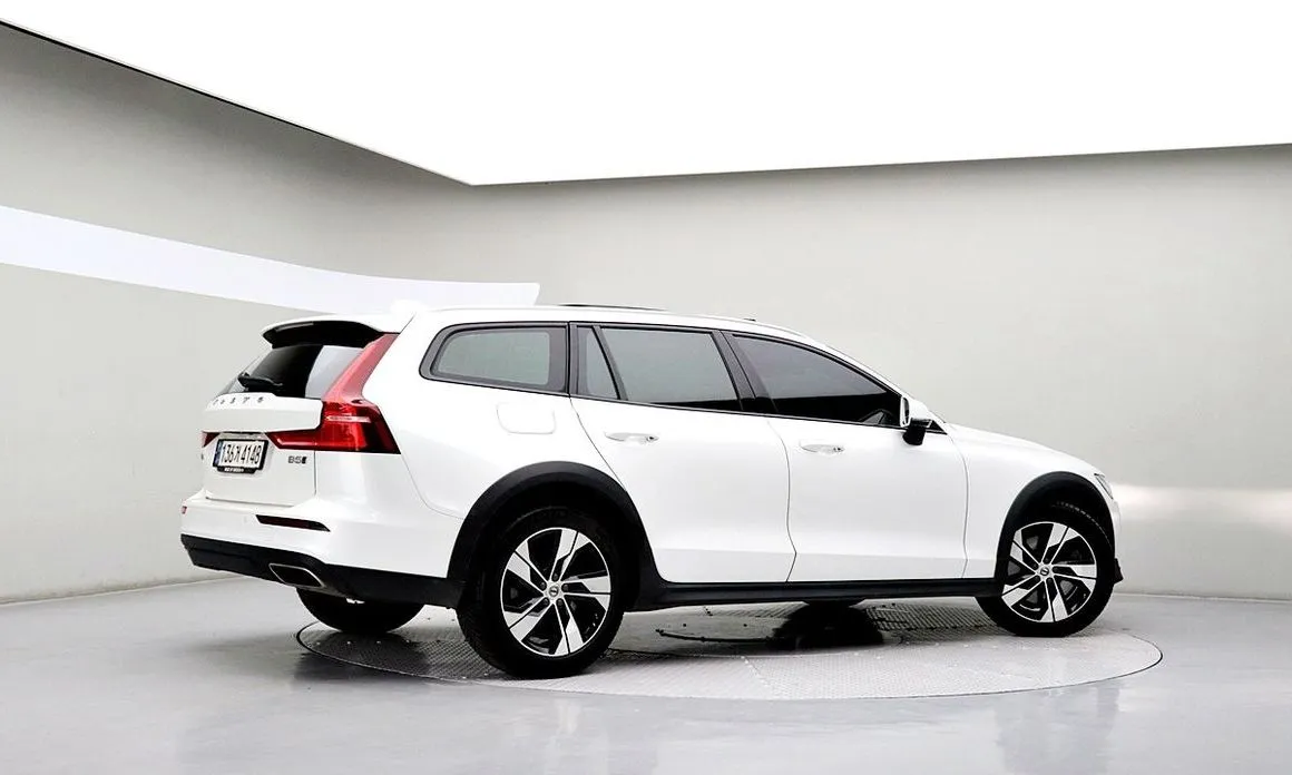Volvo V60 2021 из KR, фото 10