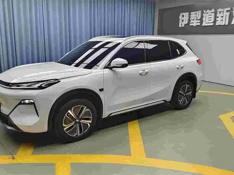 Geely Galaxy Xingjian 7 — фото 1