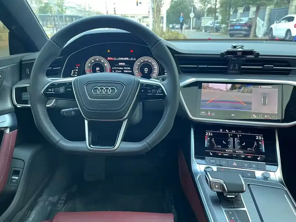 Audi A7L — фото 9
