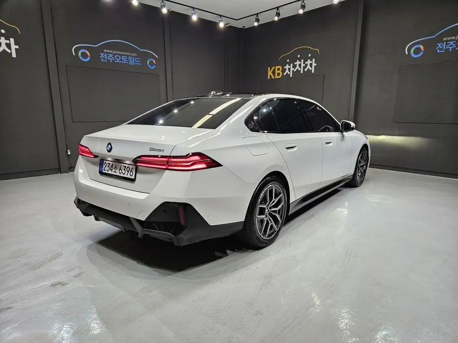 BMW 5-Series 2026 из KR, фото 7