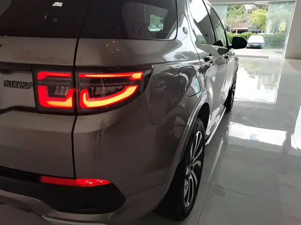 Land Rover Discovery Sport — фото 2