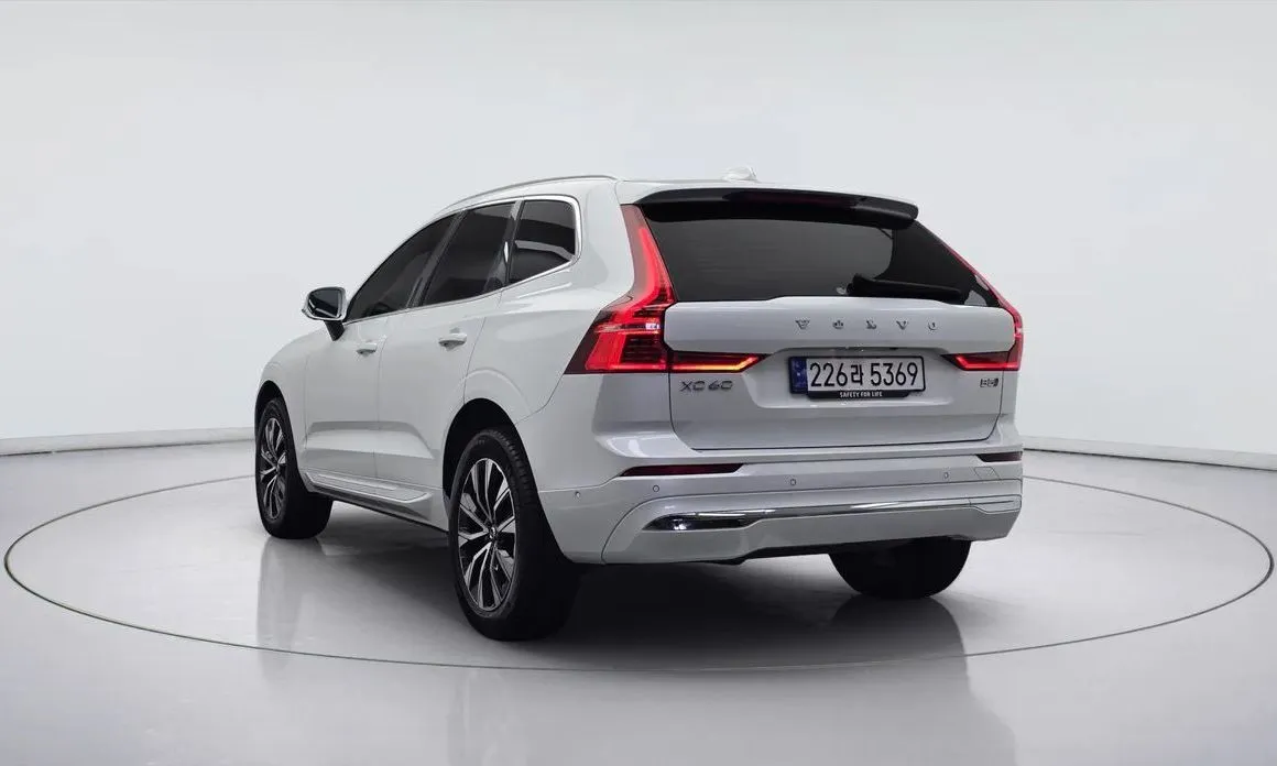 Volvo XC60 — фото 5