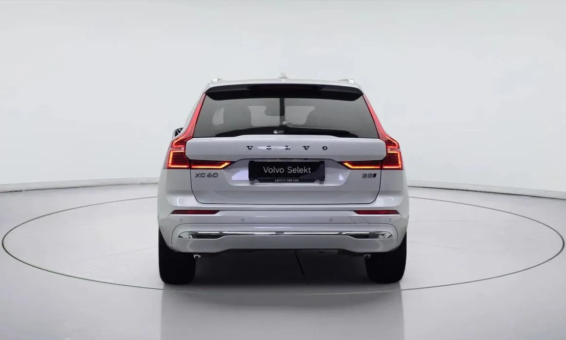 Volvo XC60 — фото 2