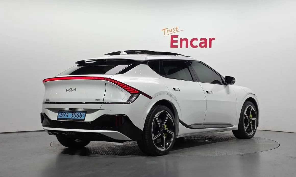 Kia EV6 2023 из KR, фото 2