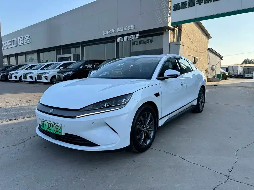 BYD Qin L — фото 1
