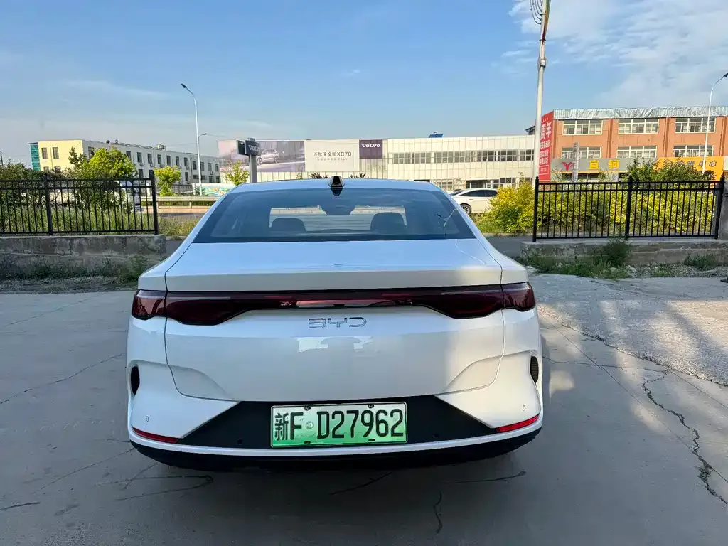 BYD Qin L — фото 8