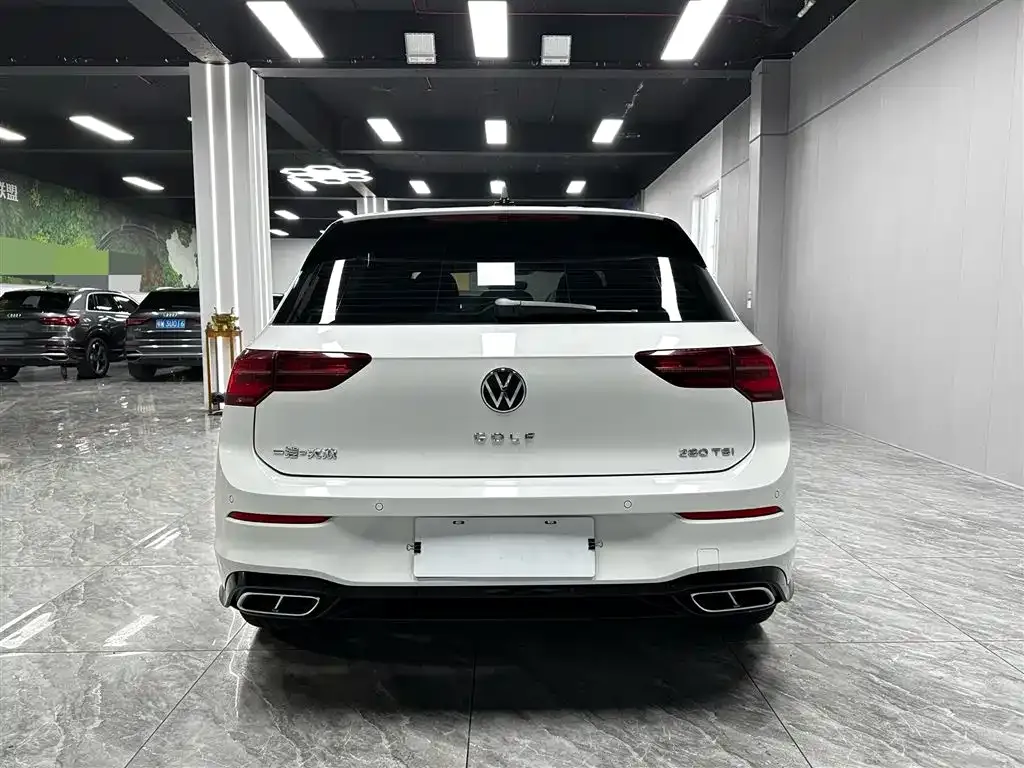 Volkswagen Golf — фото 7