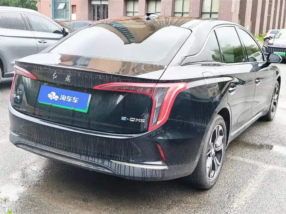 Hongqi E-QM5 — фото 3