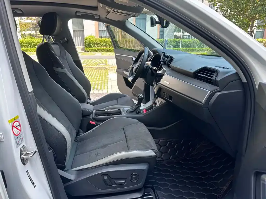 Audi Q3 2023 из CN, фото 10