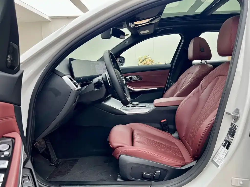BMW 3 Series 2024 из CN, фото 6