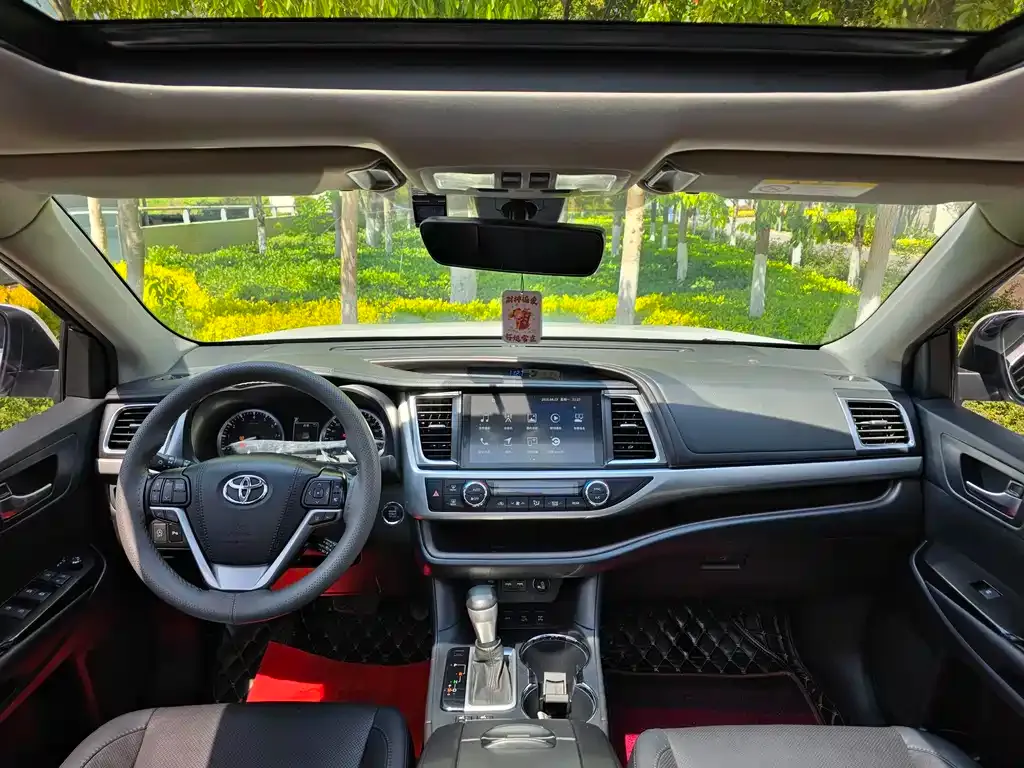 Toyota Highlander — фото 4