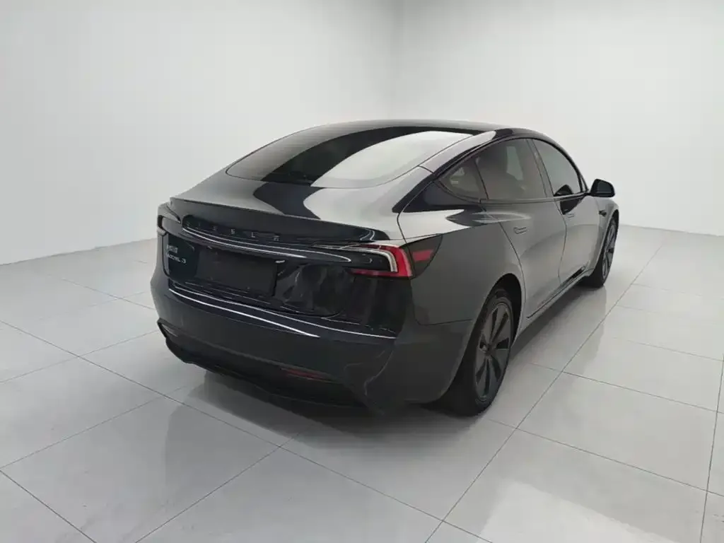 Tesla Model 3 — фото 5