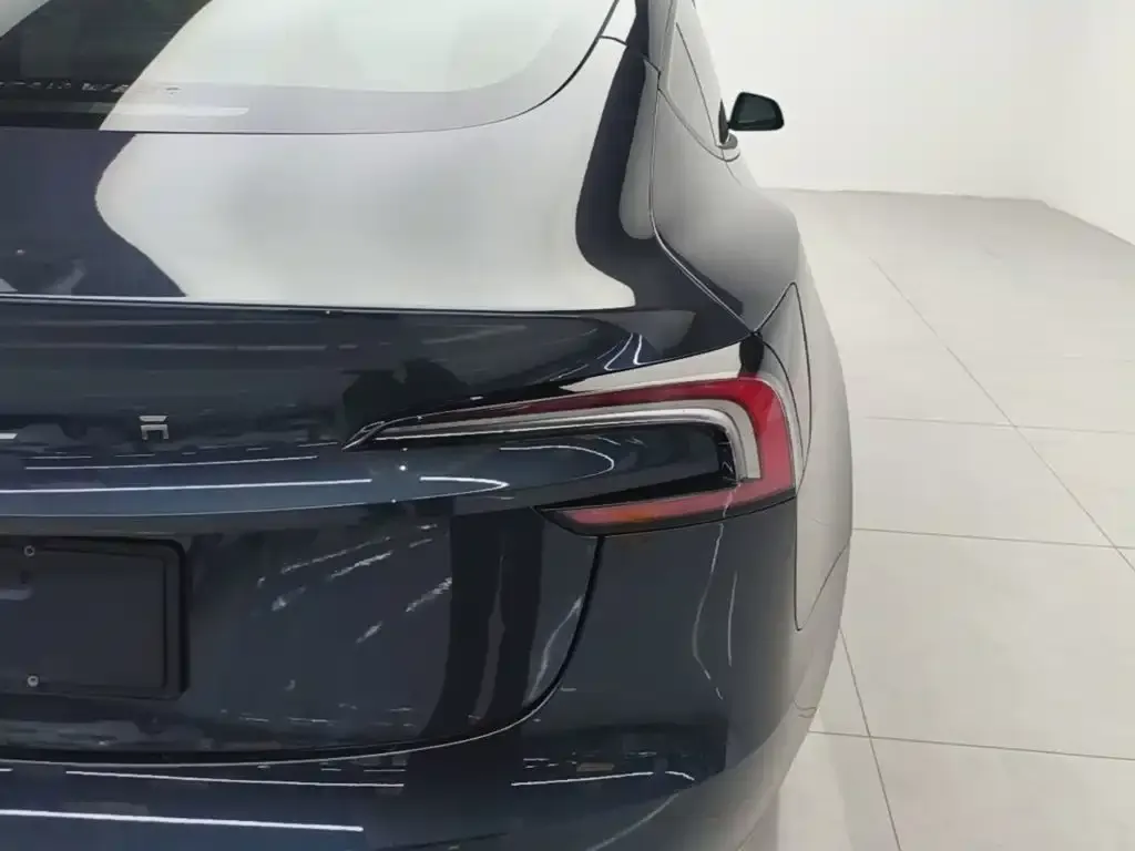 Tesla Model 3 — фото 4