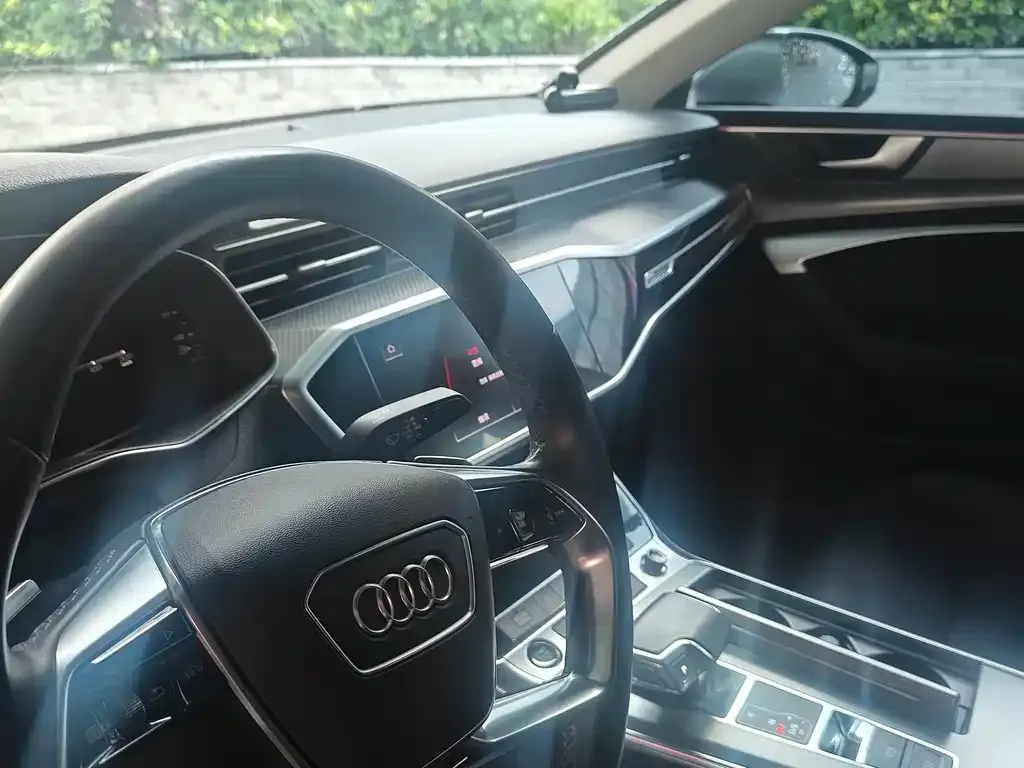 Audi A7L 2022 из CN, фото 4