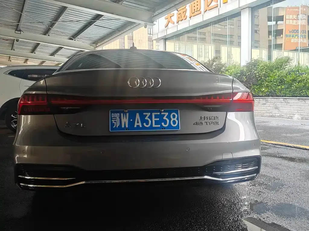 Audi A7L 2022 из CN, фото 9